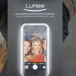 BRAND NEW LUMEE IN BOX Lighted Selfie Case